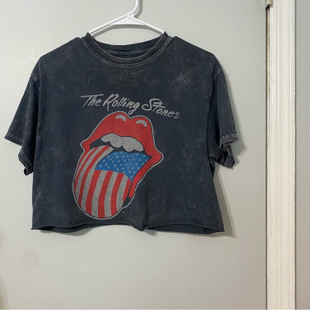 {The Rolling Stones} Cropped Graphic Tee ~ Size Medium - Picture 3 of 16